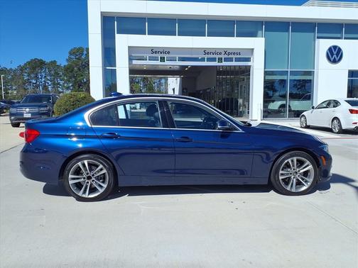 2017 BMW 330 i xDrive