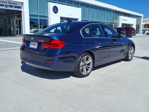 2017 BMW 330 i xDrive
