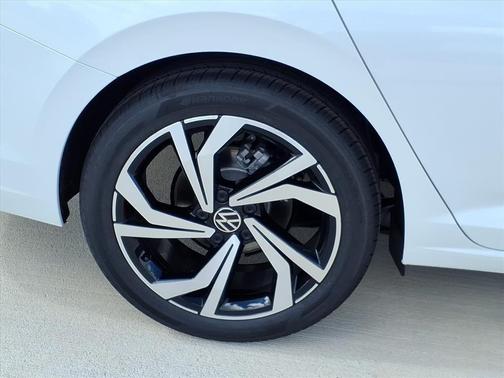 Opal White Pearl 2026 Volkswagen Jetta 1.5T SEL