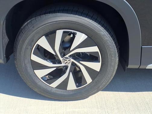 2025 Volkswagen Tiguan 2.0T S