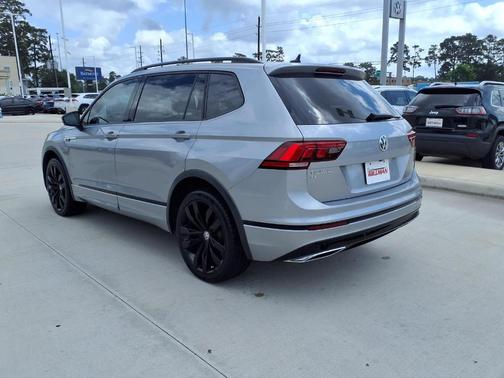 Pyrite Silver Metallic 2020 Volkswagen Tiguan 2.0T SE R-Line Black
