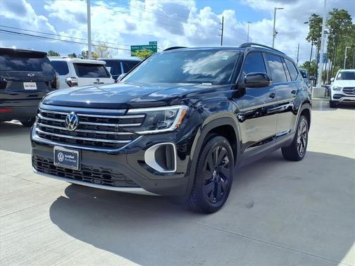 2025 Volkswagen Atlas 2.0T SE w/Technology