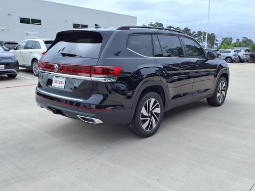 Deep Black Pearl Effect 2026 Volkswagen Atlas 2.0T SE W/TECHNOLOGY
