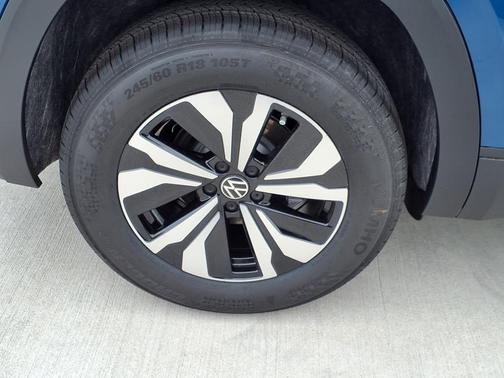 2025 Volkswagen Atlas Cross Sport 2.0T SE