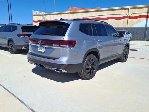 Silver Mist Metallic 2026 Volkswagen Atlas 2.0T SE W/TECHNOLOGY