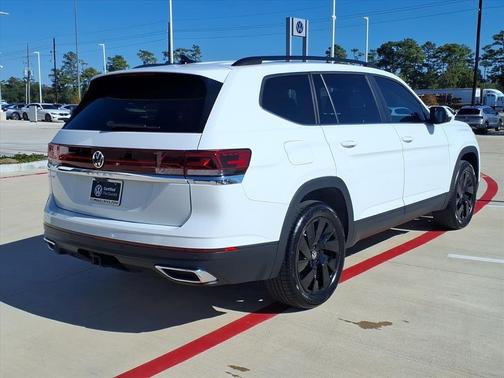 2025 Volkswagen Atlas 2.0T SE w/Technology