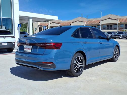 Monterey Blue Pearl 2026 Volkswagen Jetta 1.5T Sport