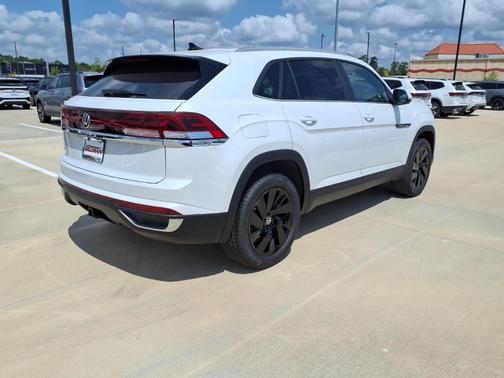 Opal White Pearl 2026 Volkswagen Atlas Cross Sport 2.0T SE W/TECHNOLOGY