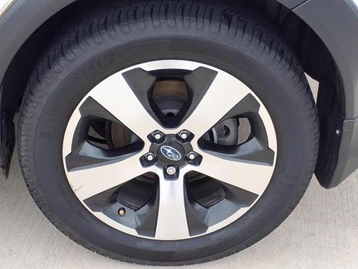 Crystal White Pearl 2016 Subaru Crosstrek Hybrid Touring