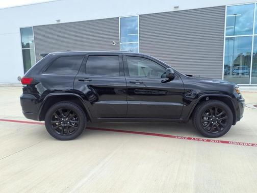 Diamond Black 2021 Jeep Grand Cherokee Laredo X