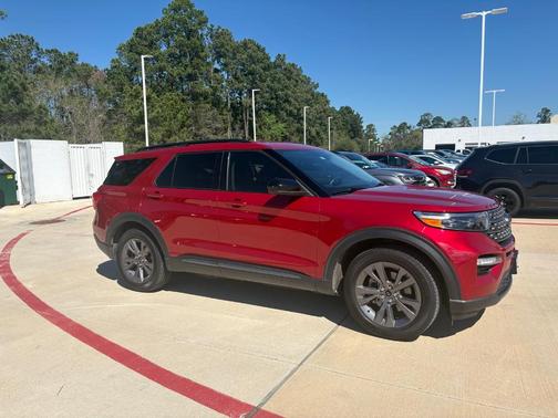 2023 Ford Explorer XLT