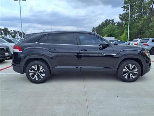 2025 Volkswagen Atlas Cross Sport 2.0T SE