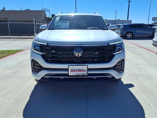 Opal White Pearl 2026 Volkswagen Atlas 2.0T SEL Premium R-Line