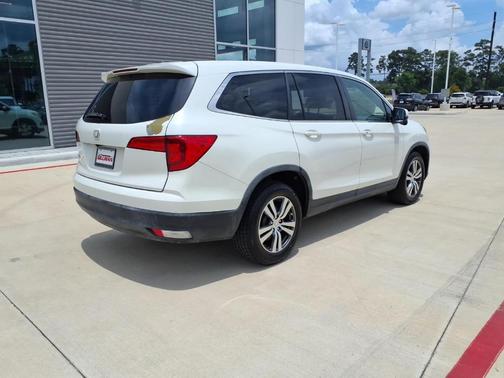 White Diamond Pearl 2016 Honda Pilot EX