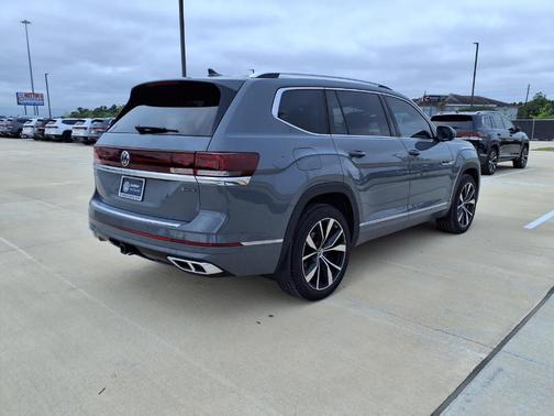 Pure Gray 2025 Volkswagen Atlas 2.0T SEL Premium R-Line