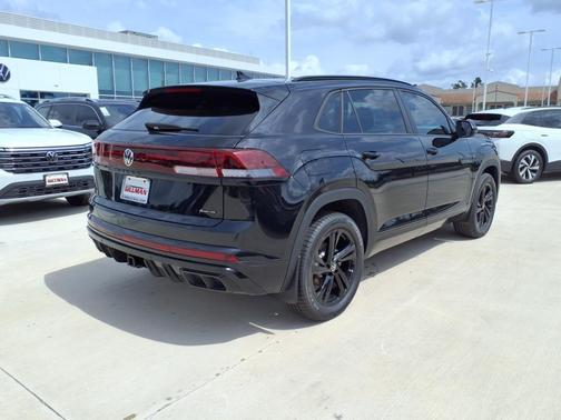 2025 Volkswagen Atlas Cross Sport 2.0T SEL R-Line Black