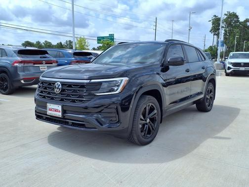 2025 Volkswagen Atlas Cross Sport 2.0T SEL R-Line Black