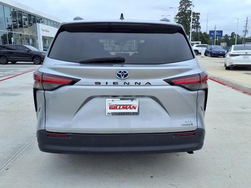 Celestial Silver Metallic 2022 Toyota Sienna XLE