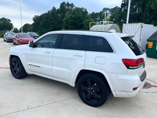 Bright White Clearcoat 2015 Jeep Grand Cherokee Altitude