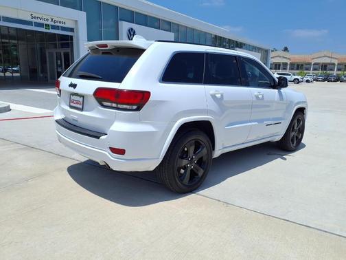 Bright White Clearcoat 2015 Jeep Grand Cherokee Altitude