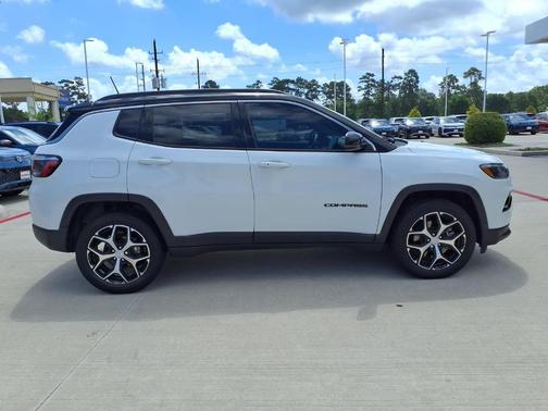 Bright White Clearcoat 2024 Jeep Compass Limited