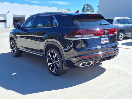 Deep Black Pearl Effect 2026 Volkswagen Atlas Cross Sport 2.0T SEL Premium R-Line