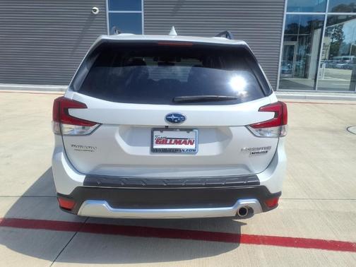 Crystal White Pearl 2021 Subaru Forester Touring