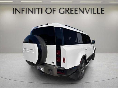 2023 Land Rover Defender 130 X-Dynamic SE