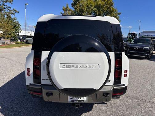 2023 Land Rover Defender 130 X-Dynamic SE