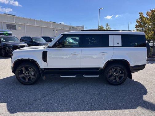 2023 Land Rover Defender 130 X-Dynamic SE