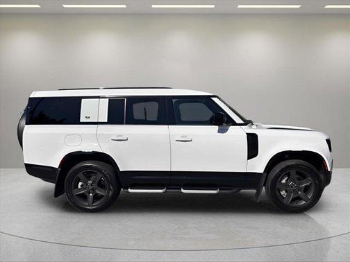 2023 Land Rover Defender 130 X-Dynamic SE