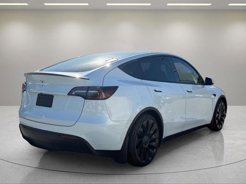 2022 Tesla Model Y Performance Dual Motor All-Wheel Drive