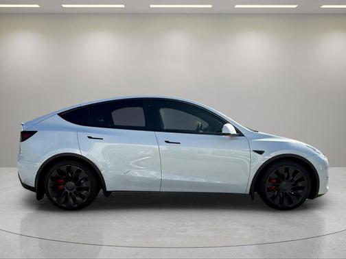 2022 Tesla Model Y Performance Dual Motor All-Wheel Drive