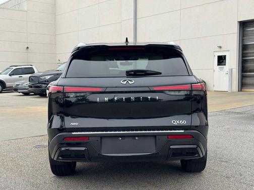Mineral Black 2023 INFINITI QX60 Luxe