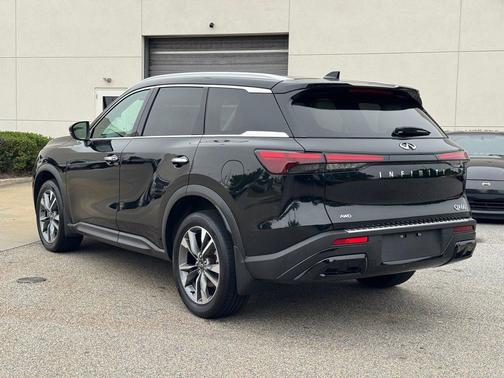Mineral Black 2023 INFINITI QX60 Luxe