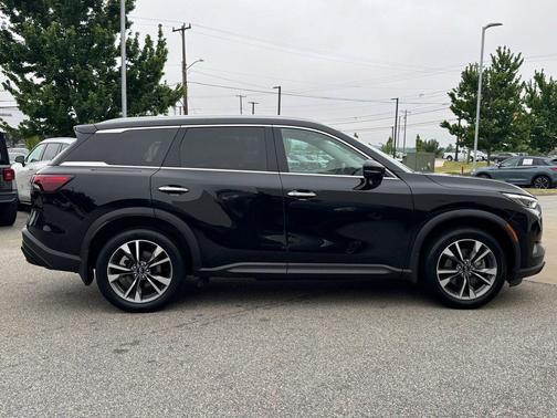 Mineral Black 2023 INFINITI QX60 Luxe