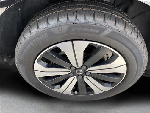 Black Stone 2023 Volvo XC60 Recharge Plug-In Hybrid T8 Plus Bright Theme