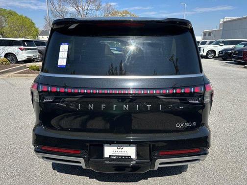 2025 INFINITI QX80 SENSORY AWD