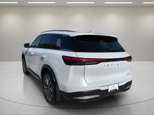 Radiant White 2026 INFINITI QX60 LUXE FWD
