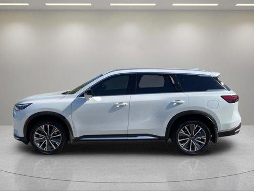 Radiant White 2026 INFINITI QX60 LUXE FWD