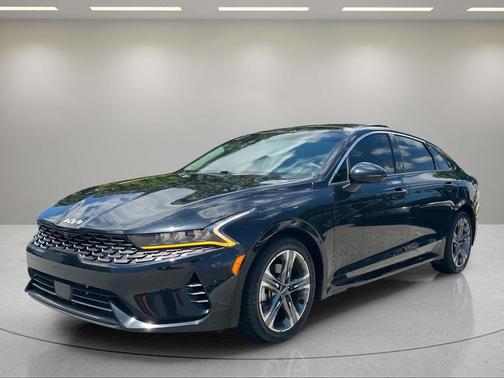 Ebony Black 2024 Kia K5 EX