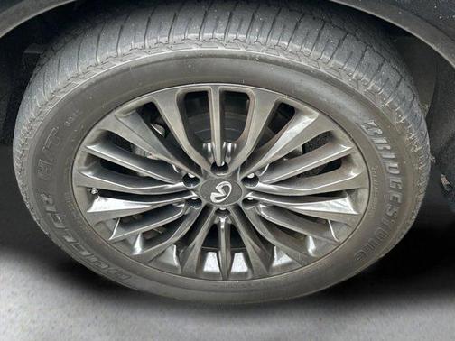 2023 INFINITI QX80 SENSORY AWD