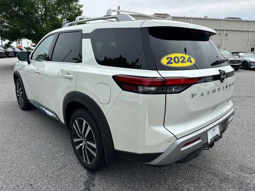 2024 Nissan Pathfinder Platinum FWD