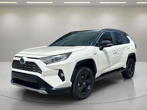 Blizzard Pearl 2019 Toyota RAV4 Hybrid SE