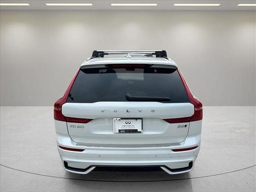 Crystal White Metallic 2024 Volvo XC60 B5 Core Dark Theme