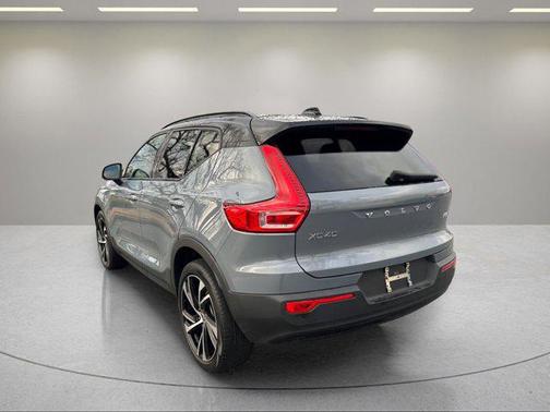 2021 Volvo XC40 T5 R-Design