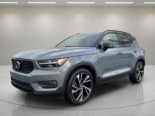 2021 Volvo XC40 T5 R-Design