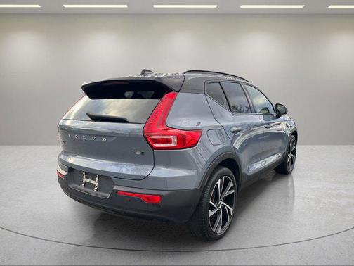 2021 Volvo XC40 T5 R-Design