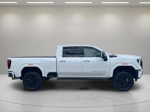 White Frost Tricoat 2025 GMC Sierra 2500 Denali Ultimate