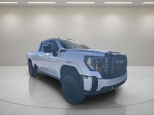 White Frost Tricoat 2025 GMC Sierra 2500 Denali Ultimate